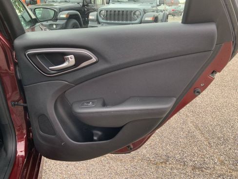 Used 2016 Chrysler 200 Limited w/ Anniversary Edition FWD image 44