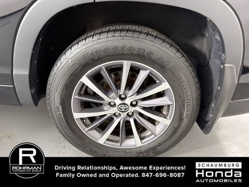 Used 2017 Toyota Highlander XLE AWD/4WD image 5