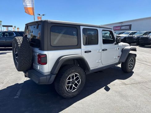 Used 2024 Jeep Wrangler Unlimited Rubicon AWD/4WD image 10