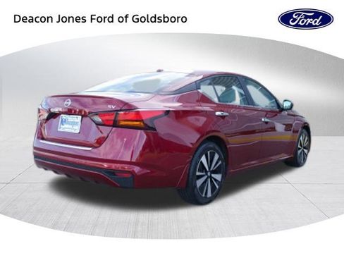 Used 2022 Nissan Altima 2.5 SV image 3