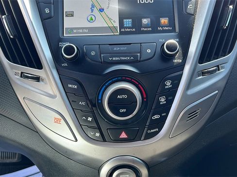 Used 2017 Hyundai Veloster Value Edition image 29