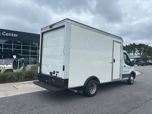 Used 2022 Ford Transit 350 DRW image 4