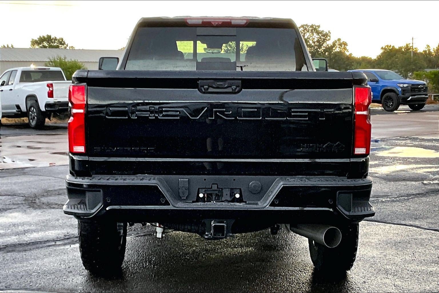 New 2026 Chevrolet Silverado 2500 High Country w/ Midnight Edition AWD/4WD image 4