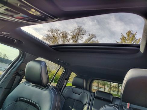 New 2025 Jeep Grand Cherokee Altitude image 4