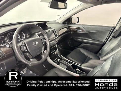 Used 2016 Honda Accord Touring image 4