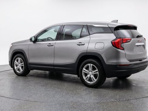 Used 2024 GMC Terrain SLE FWD image 6