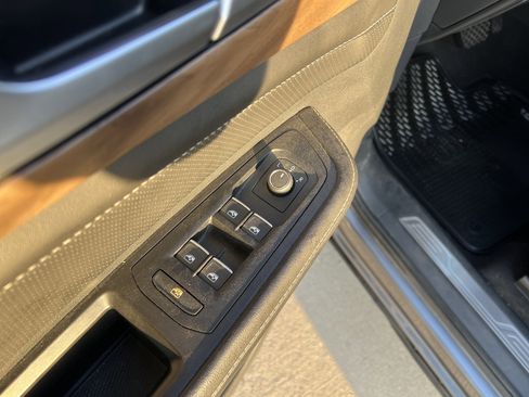 Certified 2024 Volkswagen Atlas SE w/ Panoramic Sunroof Package image 14