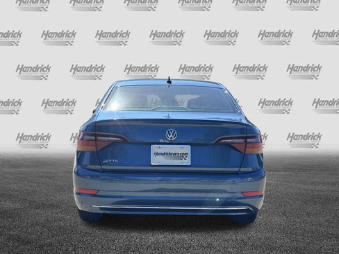 Used 2019 Volkswagen Jetta SE w/ Cold Weather Package image 9