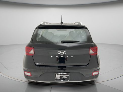 Used 2025 Hyundai Venue SEL FWD image 7