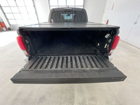Used 2019 Toyota Tacoma TRD Off-Road AWD/4WD image 23