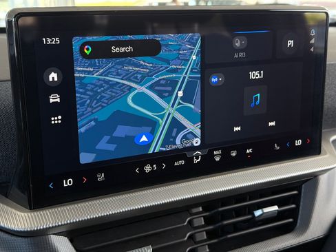 Used 2025 Ford Explorer ST-Line w/ ST-Line Street Pack image 28