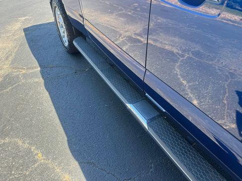 Used 2017 Nissan Titan SL AWD/4WD image 11