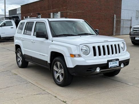 Used 2017 Jeep Patriot High Altitude AWD/4WD image 5