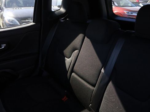 Used 2022 Jeep Renegade Trailhawk image 21