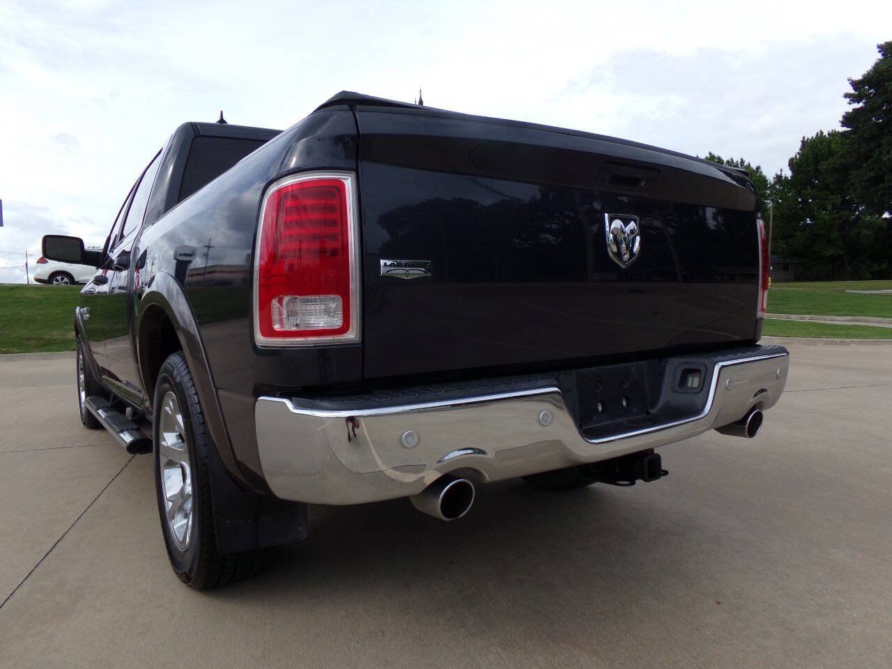 Used 2017 RAM 1500 Laramie w/ Convenience Group RWD image 32