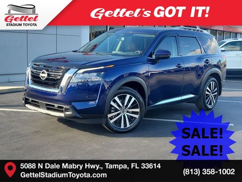 Used 2025 Nissan Pathfinder Platinum w/ Cargo Package image 1