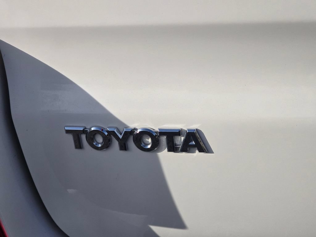 Used 2004 Toyota 4Runner Limited w/ Preferred Accessory Pkg AWD/4WD image 16
