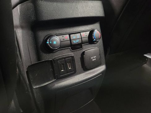 Used 2018 Ford Explorer Limited w/ Equipment Group 301A AWD/4WD image 29