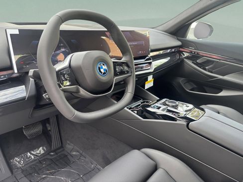 New 2026 BMW i5 eDrive40 w/ Premium Package RWD image 21