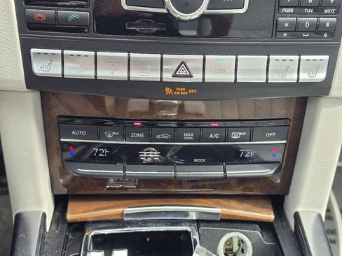 Used 2014 Mercedes-Benz E 350 4MATIC Sedan image 35
