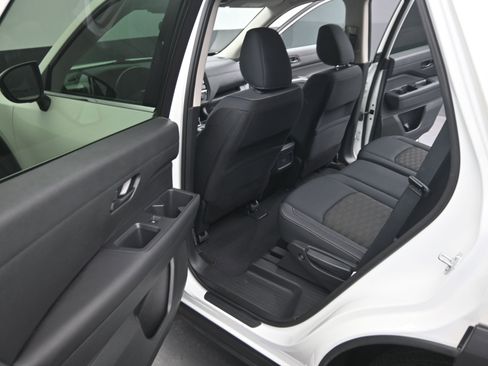 Used 2024 Nissan Pathfinder SV image 15