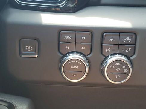 Certified 2024 GMC Sierra 1500 AT4 w/ Technology Package image 21