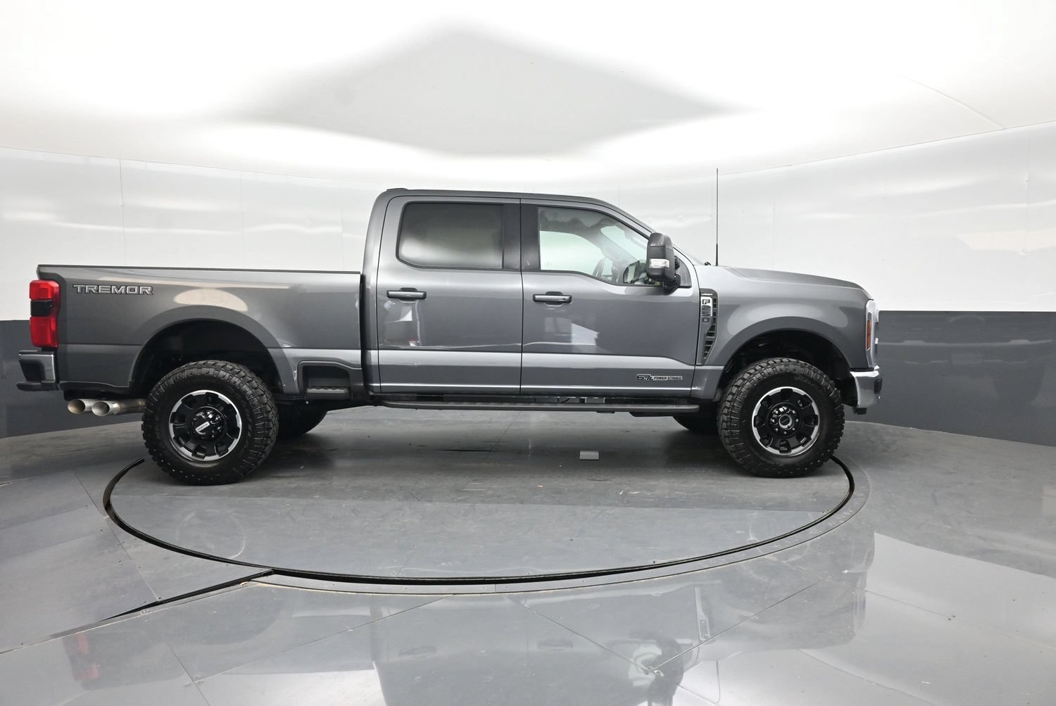 Used 2026 Ford F250 Lariat w/ Tremor Off-Road Package AWD/4WD image 18