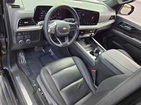 Used 2025 Chevrolet Tahoe LT AWD/4WD image 17