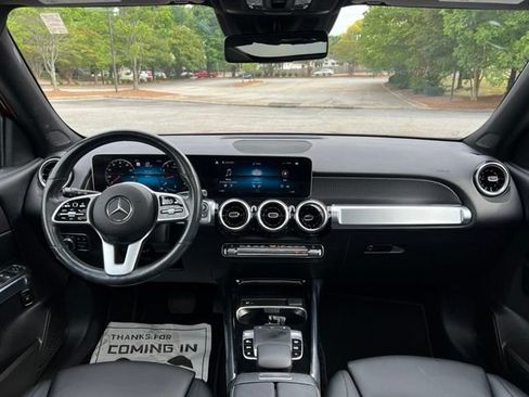 Used 2020 Mercedes-Benz GLB 250 4MATIC w/ Premium Package image 27