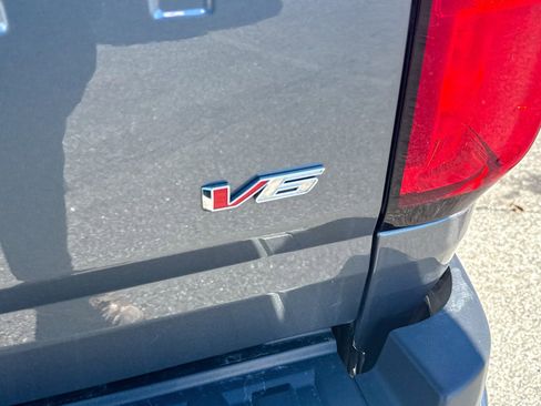 Certified 2022 Chevrolet Colorado Z71 w/ Safety Package image 9