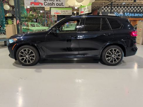 Used 2022 BMW X5 xDrive40i w/ M Sport Package AWD/4WD image 16