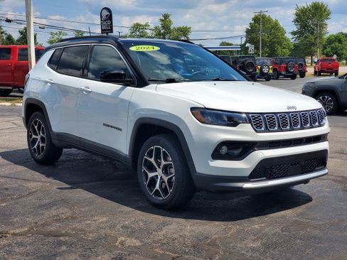 Used 2024 Jeep Compass Limited AWD/4WD image 2
