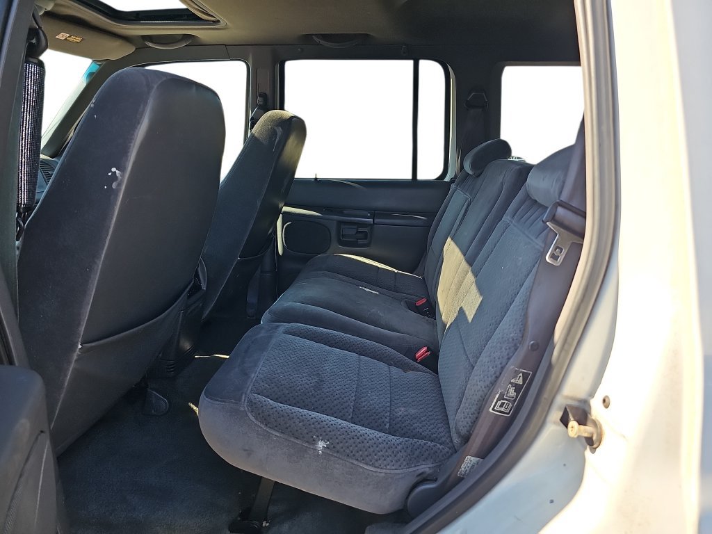 Used 2001 Mercury Mountaineer AWD V8 image 15
