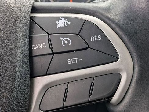 Used 2017 Jeep Cherokee Trailhawk w/ Cold Weather Group AWD/4WD image 20