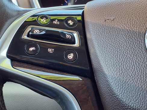 Used 2015 Cadillac SRX Premium image 16