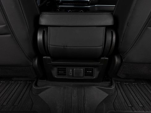 Used 2024 GMC Sierra 3500 SLE w/ SLE Value Package image 32