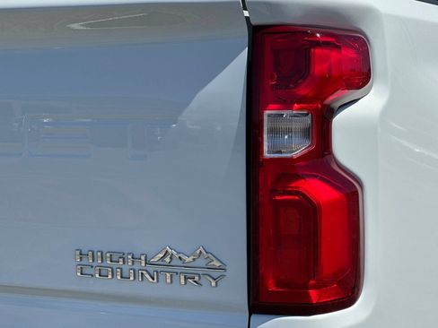 Used 2021 Chevrolet Silverado 3500 High Country w/ Z71 Off-Road Package AWD/4WD image 26