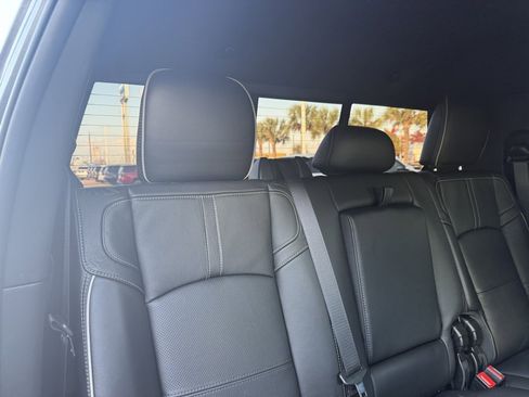 Used 2024 RAM 2500 Limited image 39