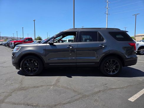 Certified 2018 Ford Explorer XLT w/ Equipment Group 202A FWD image 3