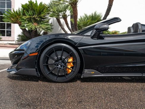 Used 2020 McLaren 600LT Spider RWD image 22