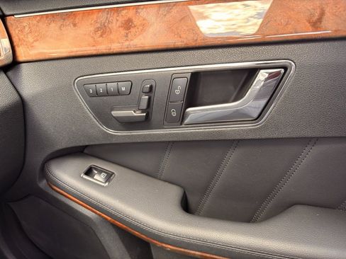 Used 2010 Mercedes-Benz E 350 Sedan image 16
