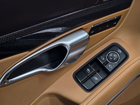 Certified 2023 Porsche 718 Cayman GT4 image 31