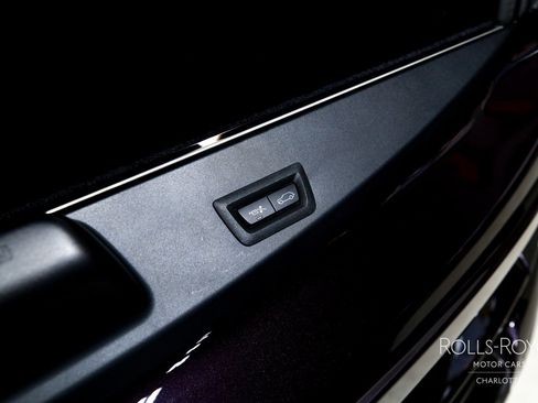 Certified 2025 Rolls-Royce Cullinan Black Badge AWD/4WD image 20