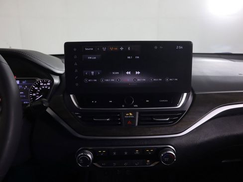 Used 2023 Nissan Altima 2.5 SV w/ SV Premium Package image 45