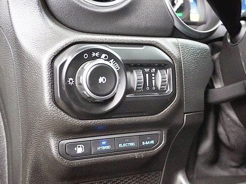 Used 2021 Jeep Wrangler Unlimited Rubicon 4xe image 25