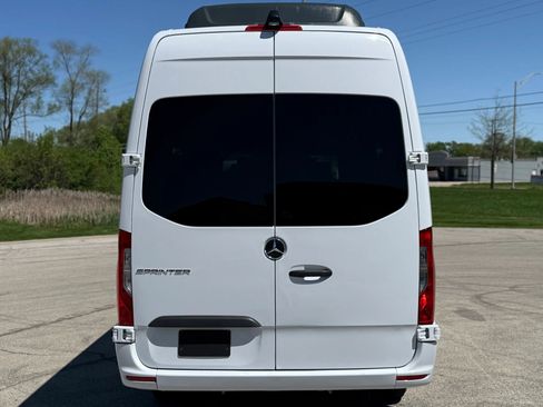 Used 2021 Mercedes-Benz Sprinter 2500 w/ Driver Convenience Package image 9