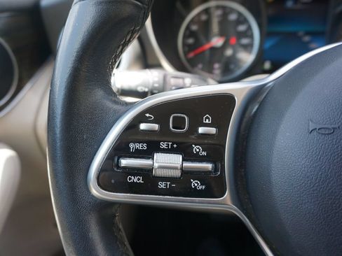 Used 2020 Mercedes-Benz GLC 300 image 7