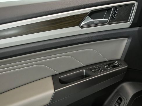 Used 2022 Volkswagen Atlas SE w/ Panoramic Sunroof Package image 10