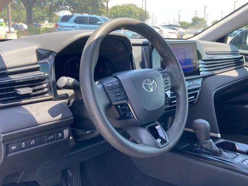 Used 2025 Toyota Camry LE FWD image 7