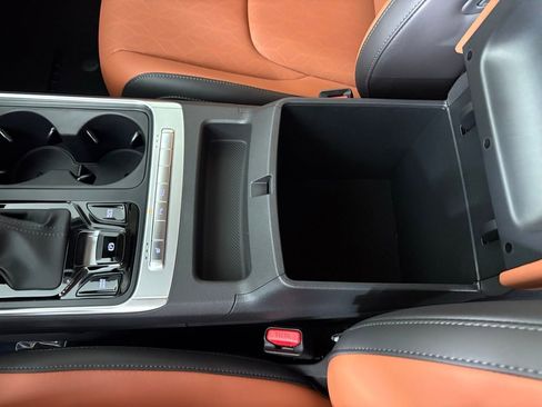 New 2026 Kia Carnival EX FWD image 33